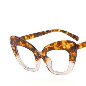 Fashionable stylish glasses for women